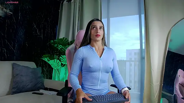 Emily Foxx01 online show from April 13, 2026, 10:14 pm