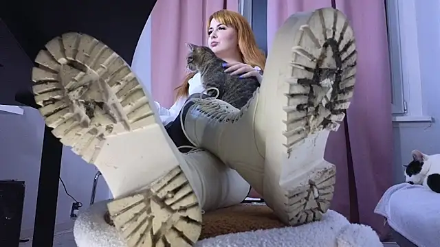 Snapshot of CruelSiren chatting on February 2, 2026, 7:57 pm CruelSiren online show from February 2, 2026, 7:57 pm