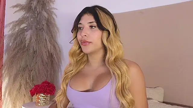 Snapshot of dahiana_marin chatting on October 29, 2025, 7:24 pm dahiana marin online show from October 29, 2025, 7:24 pm