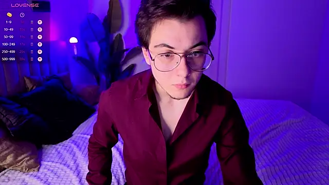 Snapshot of tyler_bergg chatting on September 19, 2025, 8:46 pm tyler bergg online show from September 19, 2025, 8:46 pm