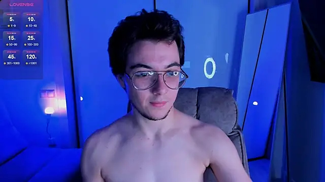 Snapshot of tyler_bergg chatting on September 14, 2025, 12:22 am tyler bergg online show from September 14, 2025, 12:22 am