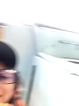 Clavelnegro online show from December 3, 2025, 9:25 pm