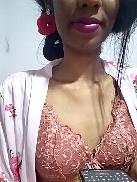 BunnyBloom25 online show from November 10, 2025, 1:16 pm