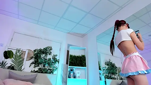 Snapshot of Sima_Wendy chatting on September 18, 2025, 6:27 am Sima Wendy online show from September 18, 2025, 6:27 am