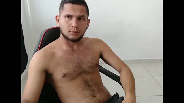 Snapshot of maik_135 chatting on October 11, 2025, 2:40 pm maik 135 online show from October 11, 2025, 2:40 pm