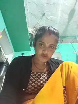 Nillohot online show from October 13, 2025, 9:59 pm