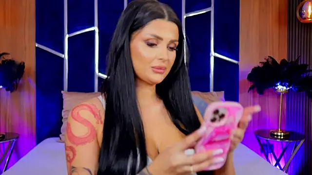 Snapshot of KylieKroftt chatting on November 25, 2025, 10:54 pm KylieKroftt online show from November 25, 2025, 10:54 pm