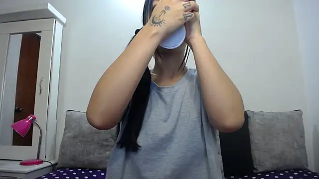 Snapshot of Taylormegan chatting on October 25, 2025, 1:23 pm Taylormegan online show from October 25, 2025, 1:23 pm