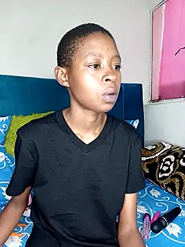 SweetSlenderChoc online show from April 12, 2026, 11:19 pm