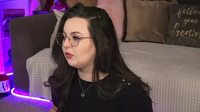 Mia Swano online show from April 15, 2026, 2:06 am