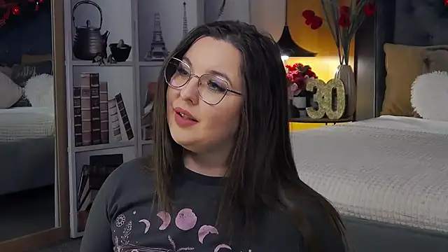 Mia Swano online show from December 17, 2025, 10:26 pm