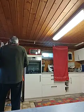 Oldmenhot66 online show from November 6, 2025, 7:45 am