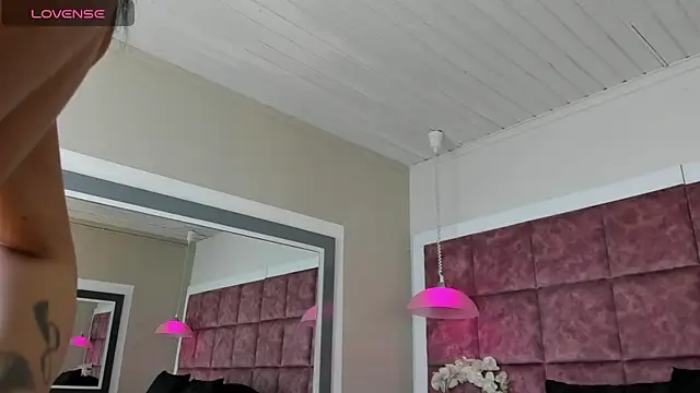 Snapshot of Ely09_ chatting on January 9, 2026, 9:11 pm Ely09 online show from January 9, 2026, 9:11 pm