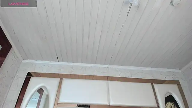 Snapshot of Ely09_ chatting on February 18, 2026, 2:02 pm Ely09 online show from February 18, 2026, 2:02 pm