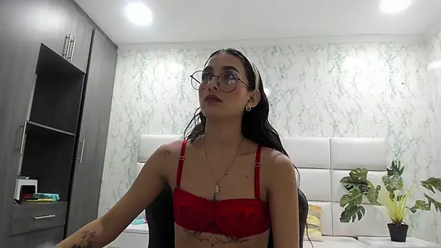 ValerySkinnyy online show from October 20, 2025, 3:41 am