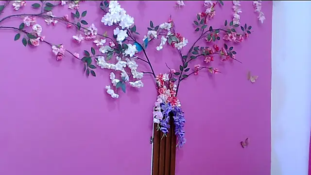 skinnysofia18 online show from October 19, 2025, 1:14 pm