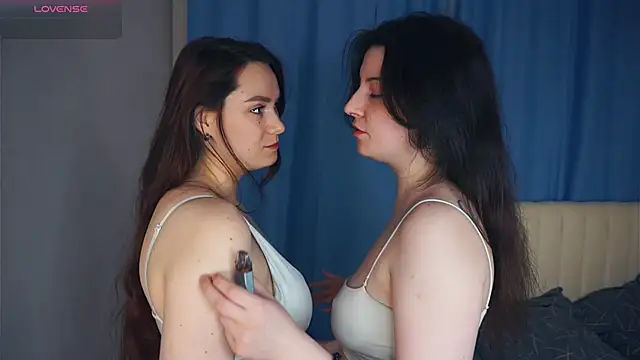 Snapshot of LaneDoell chatting on November 10, 2025, 7:02 am LaneDoell online show from November 10, 2025, 7:02 am