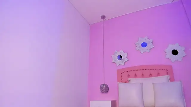 CannelaSmith online show from December 18, 2025, 7:29 pm