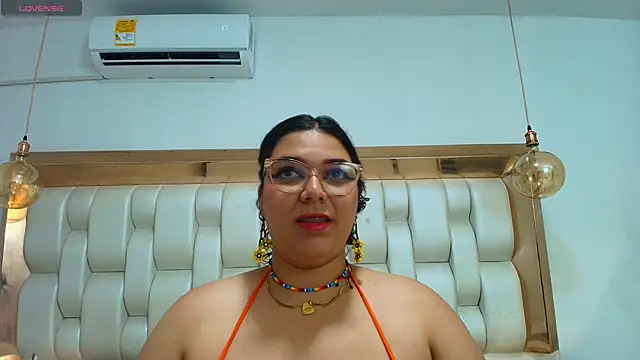 TiffantyAndStacy online show from October 23, 2025, 7:56 pm