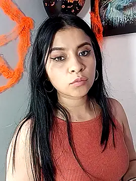 ValerieLove  online show from October 30, 2025, 7:33 pm