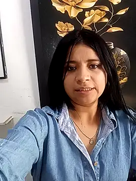 ValerieLove  online show from September 25, 2025, 7:09 pm