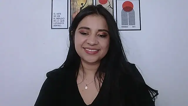 ValerieLove  online show from February 18, 2026, 8:05 pm