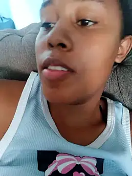 Snapshot of MoniqueMulberry chatting on November 14, 2025, 7:39 pm MoniqueMulberry online show from November 14, 2025, 7:39 pm