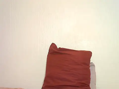 Snapshot of BeautyQueenX22 chatting on November 12, 2025, 5:50 pm BeautyQueenX22 online show from November 12, 2025, 5:50 pm