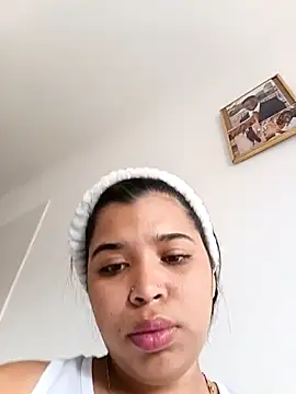 Snapshot of MadissonRizz chatting on November 2, 2025, 9:20 pm MadissonRizz online show from November 2, 2025, 9:20 pm