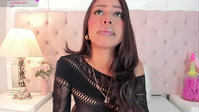 CaterinaRomano online show from November 12, 2025, 1:48 pm