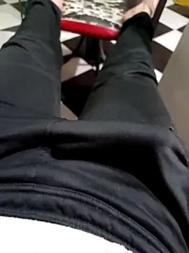 Snapshot of anis3g4 chatting on December 4, 2025, 10:31 pm anis3g4 online show from December 4, 2025, 10:31 pm