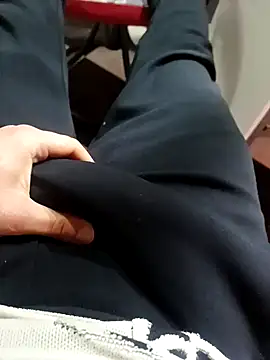 Snapshot of anis3g4 chatting on December 5, 2025, 1:53 pm anis3g4 online show from December 5, 2025, 1:53 pm