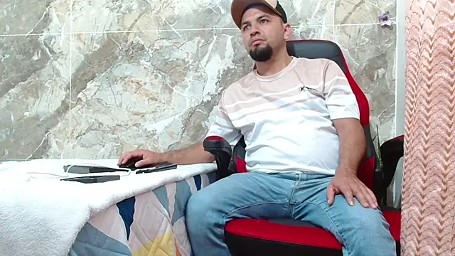 Snapshot of smitdleds1130 chatting on September 12, 2025, 9:14 pm smitdleds1130 online show from September 12, 2025, 9:14 pm