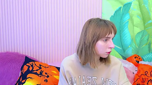 Beverly Gomes online show from October 19, 2025, 5:54 am