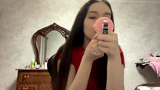 Pikmigirl18 online show from October 5, 2025, 1:46 pm