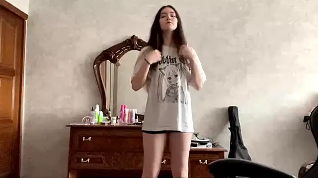 Pikmigirl18 online show from October 10, 2025, 9:32 am