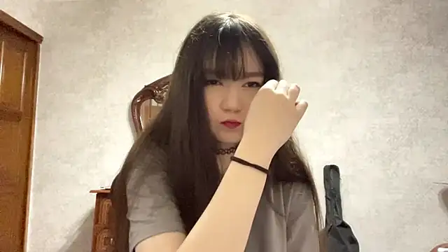 Pikmigirl18 online show from October 17, 2025, 1:13 pm