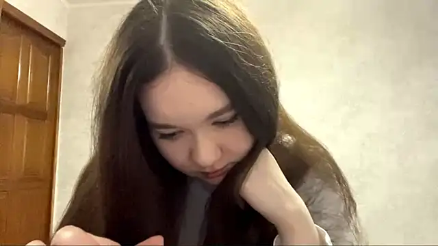 Pikmigirl18 online show from September 21, 2025, 2:00 pm