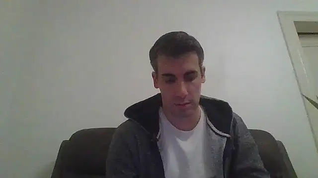 JulioIsHere4you online show from November 20, 2025, 8:09 pm