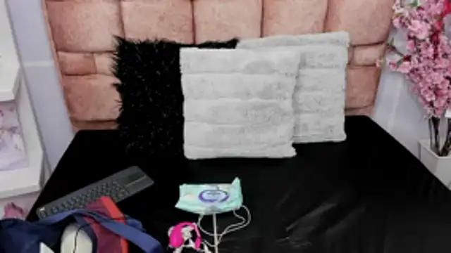 Snapshot of sharik_noa chatting on October 25, 2025, 7:47 pm sharik noa online show from October 25, 2025, 7:47 pm