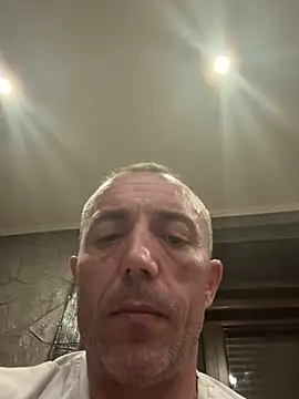 Snapshot of ruberofre chatting on October 15, 2025, 11:57 pm ruberofre online show from October 15, 2025, 11:57 pm