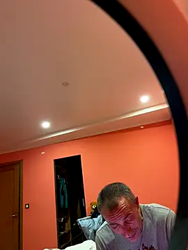 Snapshot of ruberofre chatting on September 24, 2025, 10:05 pm ruberofre online show from September 24, 2025, 10:05 pm