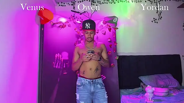 Snapshot of Owen_Benkosky chatting on November 24, 2025, 1:38 am Owen Benkosky online show from November 24, 2025, 1:38 am