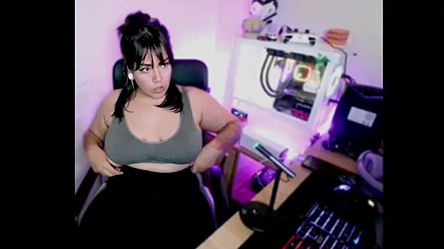 Snapshot of PinkDenial chatting on October 2, 2025, 2:37 am PinkDenial online show from October 2, 2025, 2:37 am