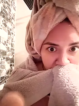 Snapshot of PinkDenial chatting on October 18, 2025, 3:30 am PinkDenial online show from October 18, 2025, 3:30 am