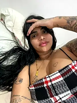 Snapshot of danilyns chatting on October 2, 2025, 2:48 am danilyns online show from October 2, 2025, 2:48 am