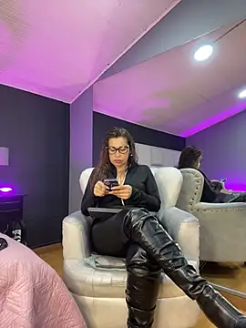 Samantha Milf   online show from February 8, 2026, 1:42 pm