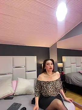 Snapshot of Samantha_Milf__ chatting on October 1, 2025, 8:35 pm Samantha Milf online show from October 1, 2025, 8:35 pm