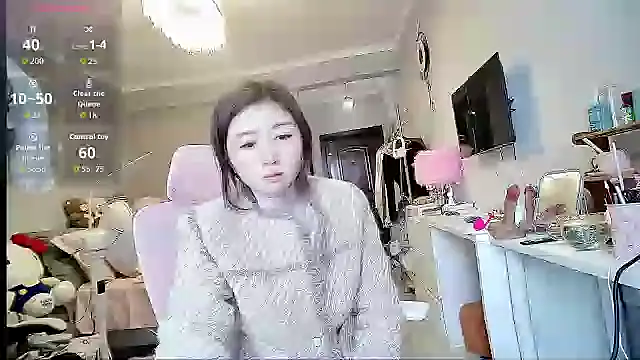 Snapshot of Diva_VVN chatting on October 27, 2025, 12:00 am Diva VVN online show from October 27, 2025, 12:00 am