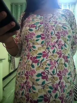 Snapshot of your_favourite_bhabhi chatting on March 14, 2026, 5:35 am your favourite bhabhi online show from March 14, 2026, 5:35 am